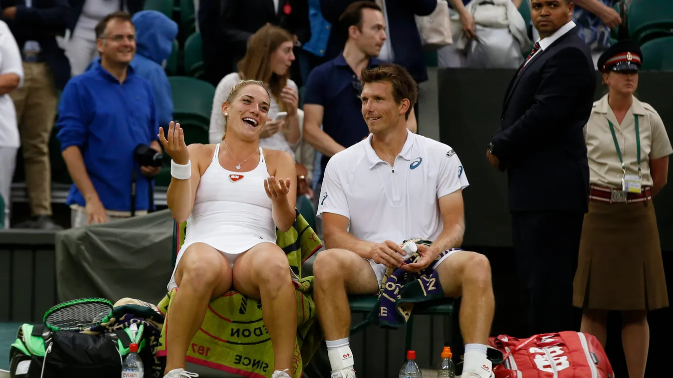 Babos Tímea Wimbledon, 2015. július 12.
Babos Tímea és az osztrák Alexander Peya az angol nemzetközi teniszbajnokság vegyespárosok döntőjében az indiai Leander Paes és a svájci Martina Hingis kettős ellen játszott mérkőzésen, Wimbledonban 2015. július 12-