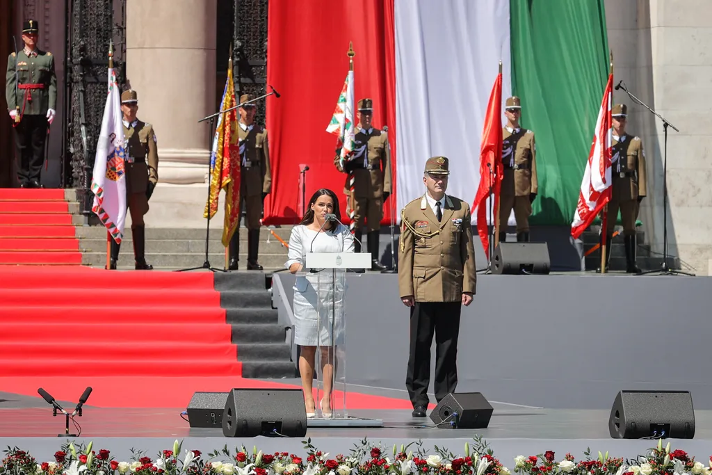 Novák Katalin, köztársasági elnök, beiktatási ceremónia,új köztársasági elnök, Kossuth tér, 2022.05.14. 