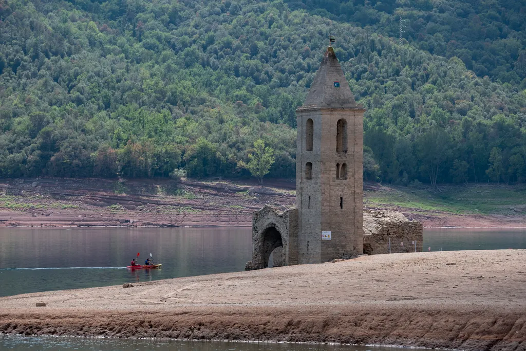 vízben álló templom,  drought Horizontal climate rivers weather 
