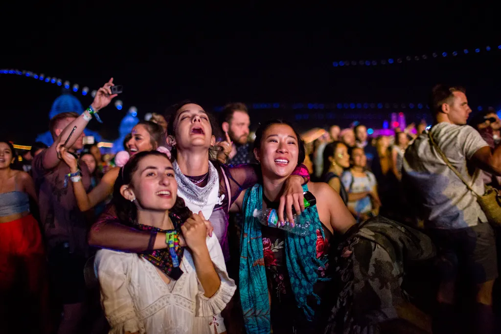 Beyoncé-galéria Eminem and The Weeknd headline Coachella, one of the world's premier music festivals Fans watch Beyonce perform Saturday during the Coachella Music and Arts Festival in Indio, California, April 14, 2018. / AFP PHOTO / Kyle Grillot 