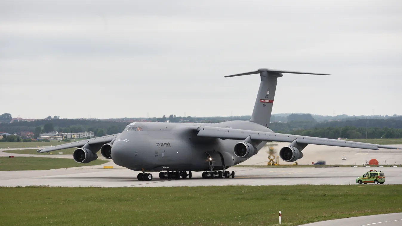 Lockheed C-5 Galaxy takes off Gdansk airport, Poland Lockheed C-5 Galaxy Lockheed C-5 Galaxy samolot Lockheed Corporation Lockheed Martin airforce us airforce gdansk rebiechowo us army usa army military aircraft PLANE MILITARY PLANE giant plane CARGO PLAN