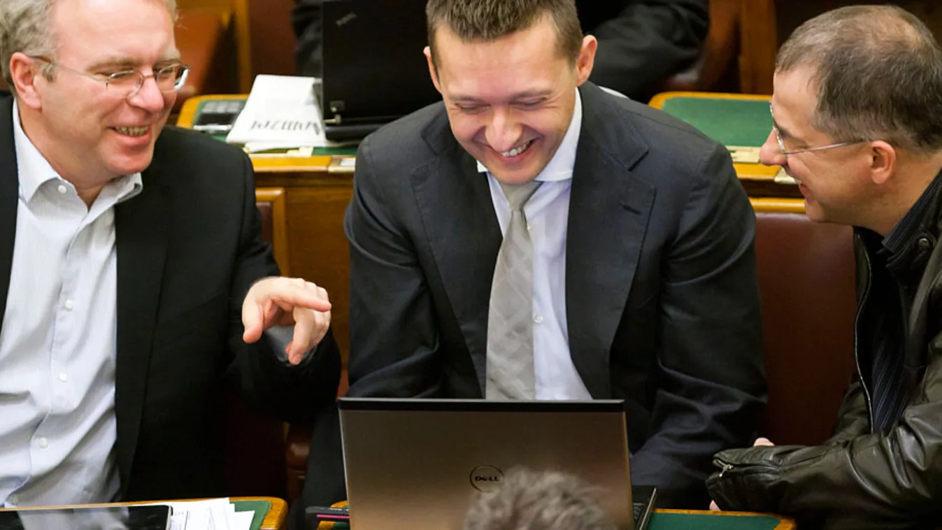 fideszes politikusok facebook, rogán antal, illusztráció