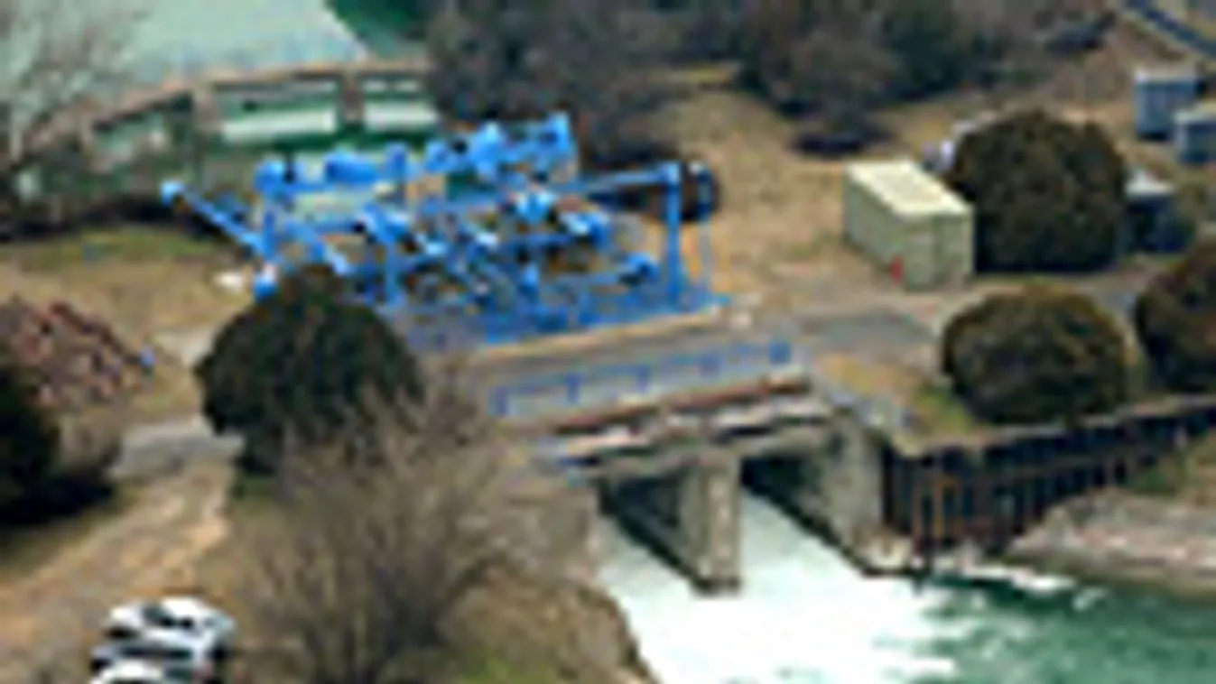 Balaton, vízállás, A Balaton egy évnyi csapolása után elkezdték lezárni a 2010 március 4-én 112 centiméteres vízállásánál megnyitott siófoki zsilipet