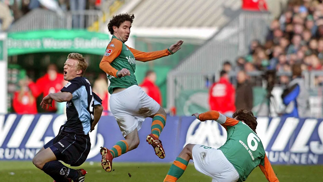 Bundesliga - Bremen vs Freiburg GERMANY:DEU SPO Soccer Sports action ball bundesliga facial_expression group struggling HORIZONTAL, Lisztes Krisztián 