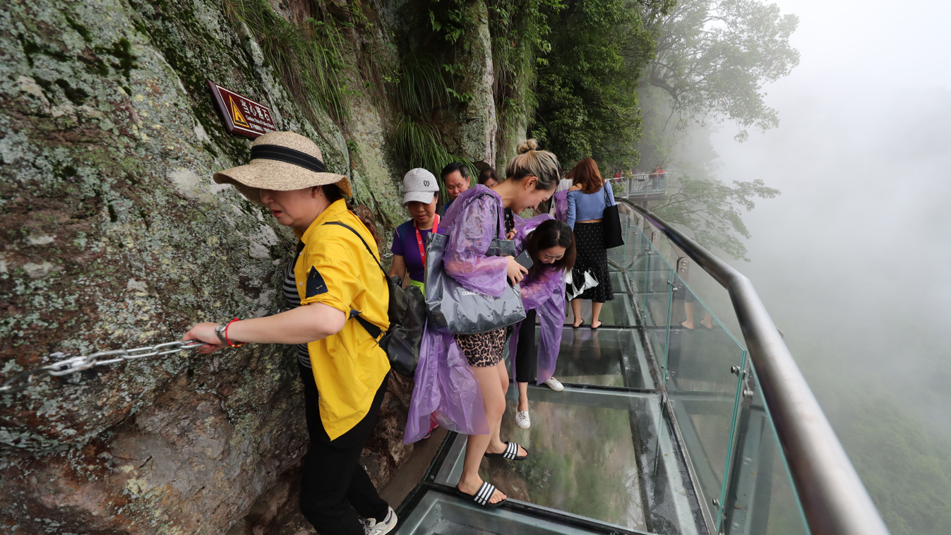 Lingyundu glass trestle opens to public in east China China Chinese Zhejiang Ningbo glass trestle glass trestle Lingyundu Xuedou Mountain Lingjüntu üvegpadlós sétautat 