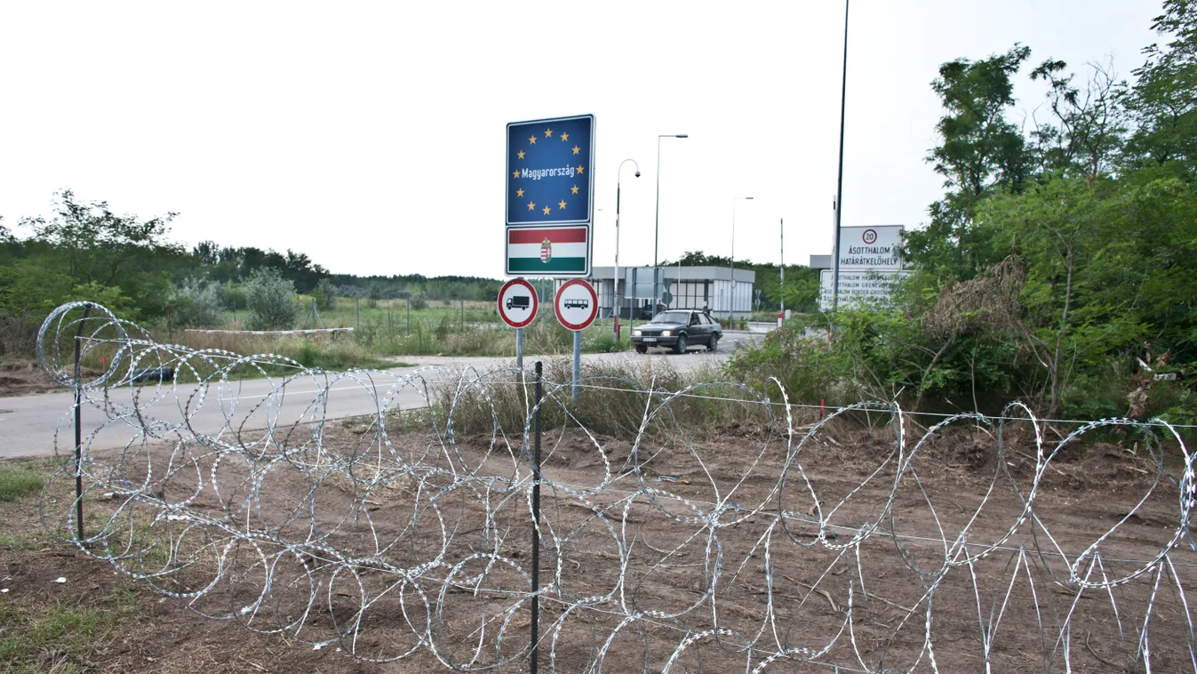 Szerb-Magyar határ Ásotthalomnál
Épül a pengedrótos kerítés a menekültek megfékezése céljából.
(migráció, honvédség, nato penge) 
