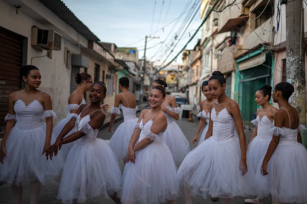 balett, szegény, ingyen, balettóra,RIO DE JANEIRO, BRAZIL 