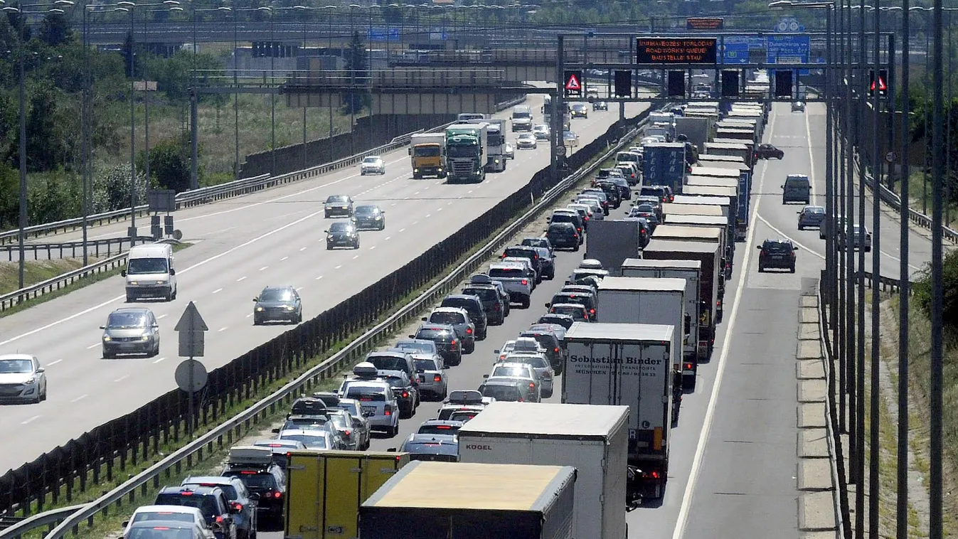 autópálya csúcsforgalom FOTÓ ÁLTALÁNOS IDŐJÁRÁS kamion kánikula autó LÉTESÍTMÉNY autópálya csúcsforgalom FOTÓ ÁLTALÁNOS IDŐJÁRÁS kánikula KÖZLEKEDÉSI ESZKÖZ KÖZLEKEDÉSI LÉTESÍTMÉNY Budapest, 2014. július 19.
Tíz kilométeres a koc 