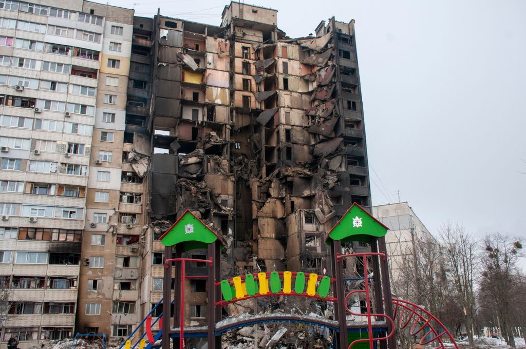 Ukrán válság 2022, ukrán, orosz, háború, Ukrajna, Harkov, rakétatámadás, megsemmisült lakás, romos lakás, épület, lakóház, romok 