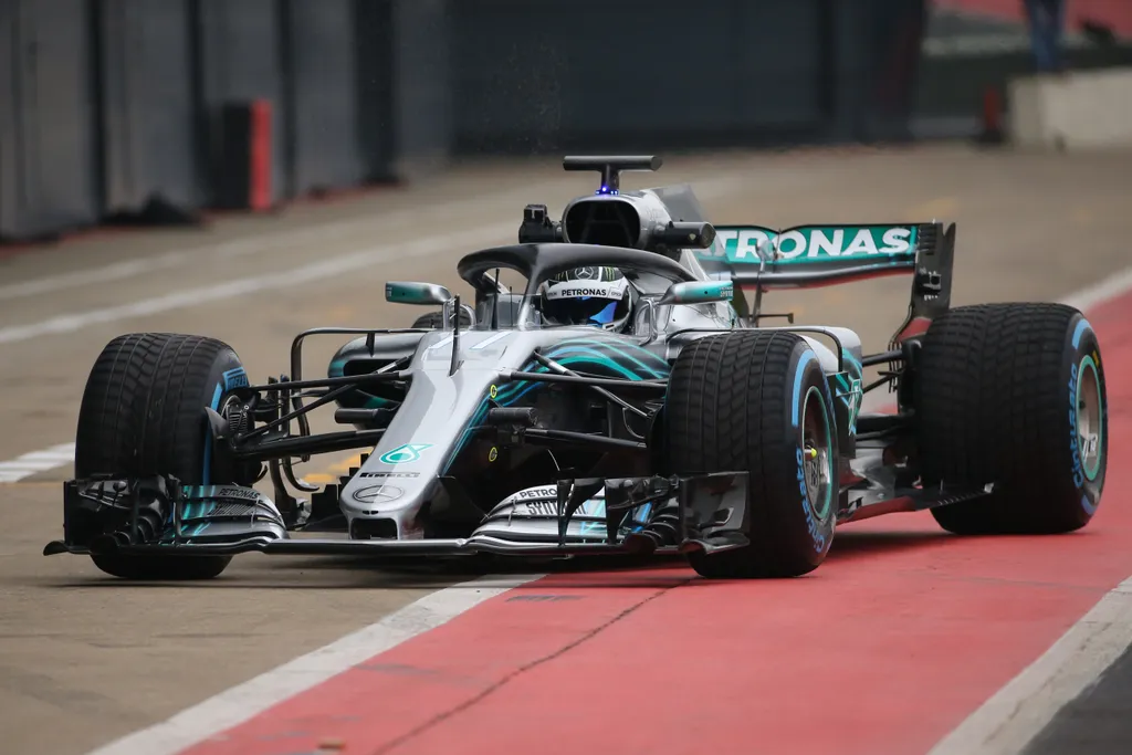 Forma-1, Valtteri Bottas, Mercedes-AMG Petronas, Mercedes W09 bejáratás, Silverstone 