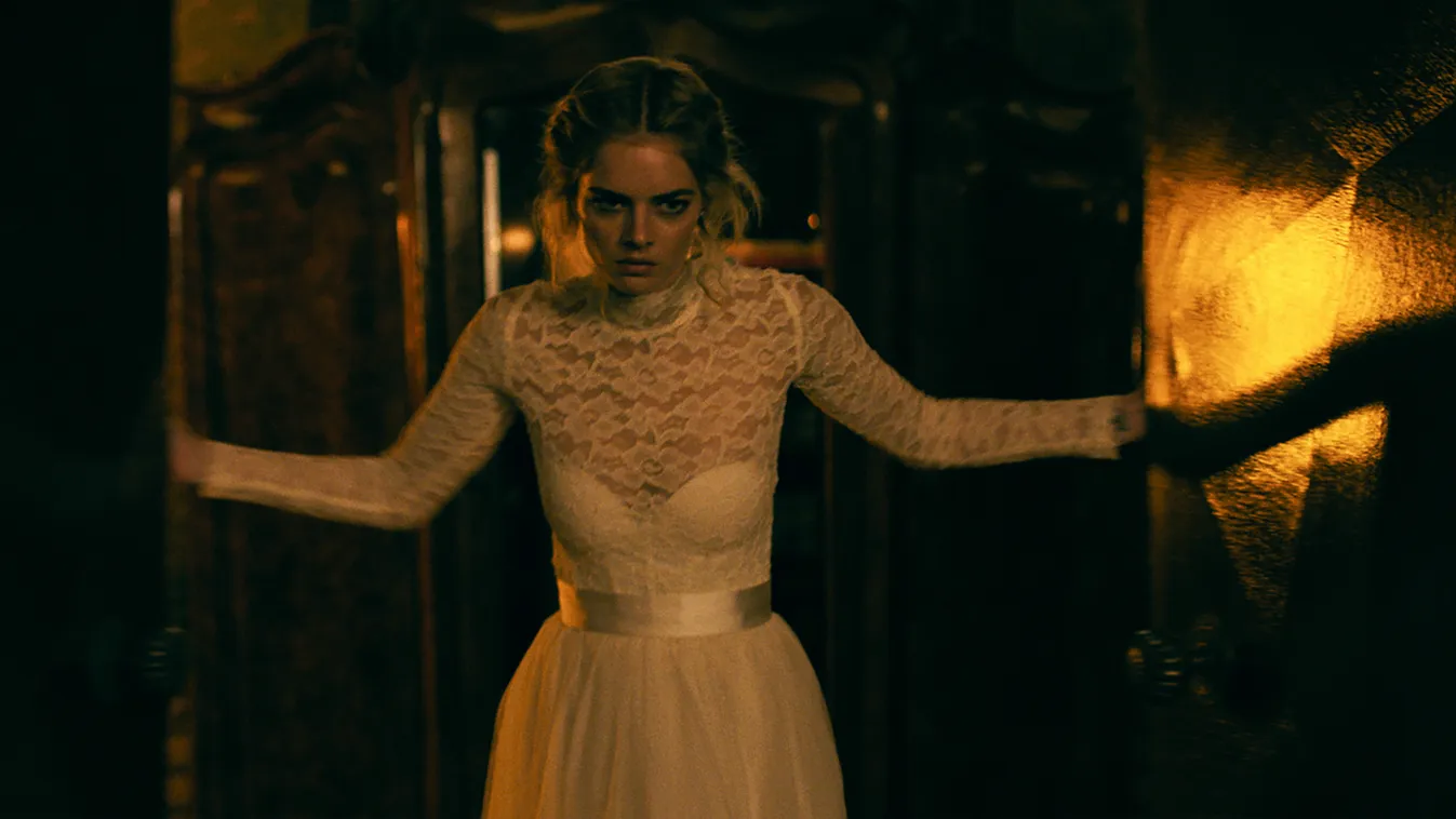 Samara Weaving in the film READY OR NOT. Photo Courtesy of Fox Searchlight Pictures. © 2019 Twentieth Century Fox Film Corporation All Rights Reserved 