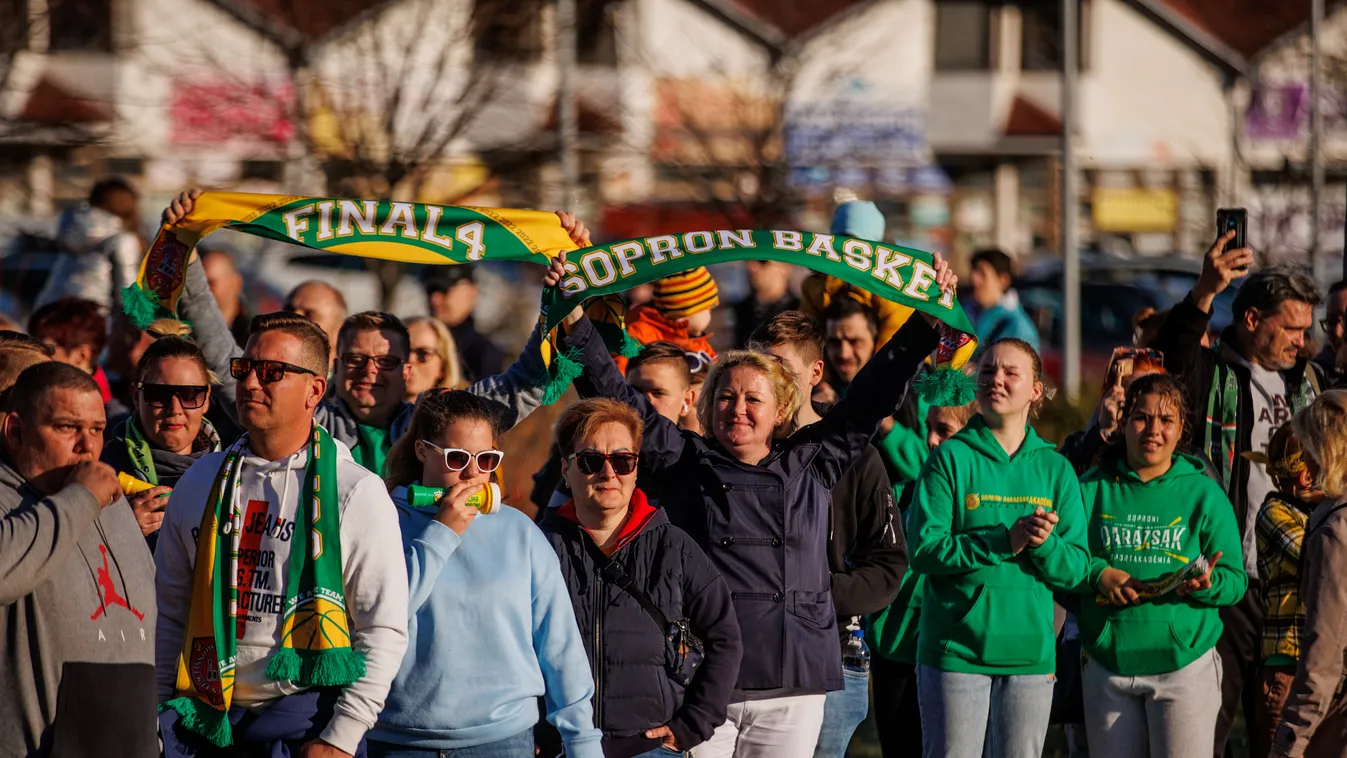 női kosárlabda-Euroliga, Sopron Basket, győzelem Isztambulban a török Fenerbahç ellen, hazaérkezés, Sopron, szurkolók, tömeg 