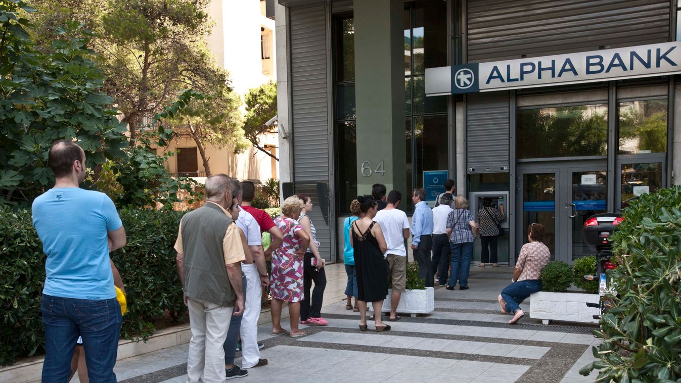 Görögország válság, Athén, külváros, zárva, bankfiók Görögország,  részleges csőd, készpénz 