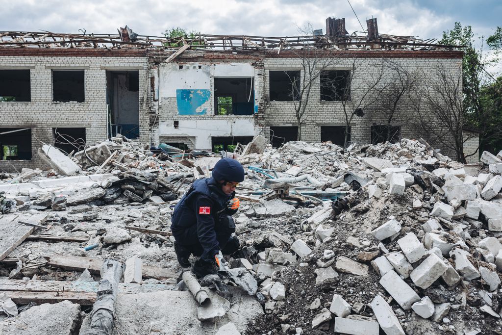 ukrán válság 2022, orosz ukrán háború, ukrajna  Views from Donetsk Oblast amid ongoing Ukrainian-Russian war Bakhmut,Ukrainian-Russian war,war Horizontal 