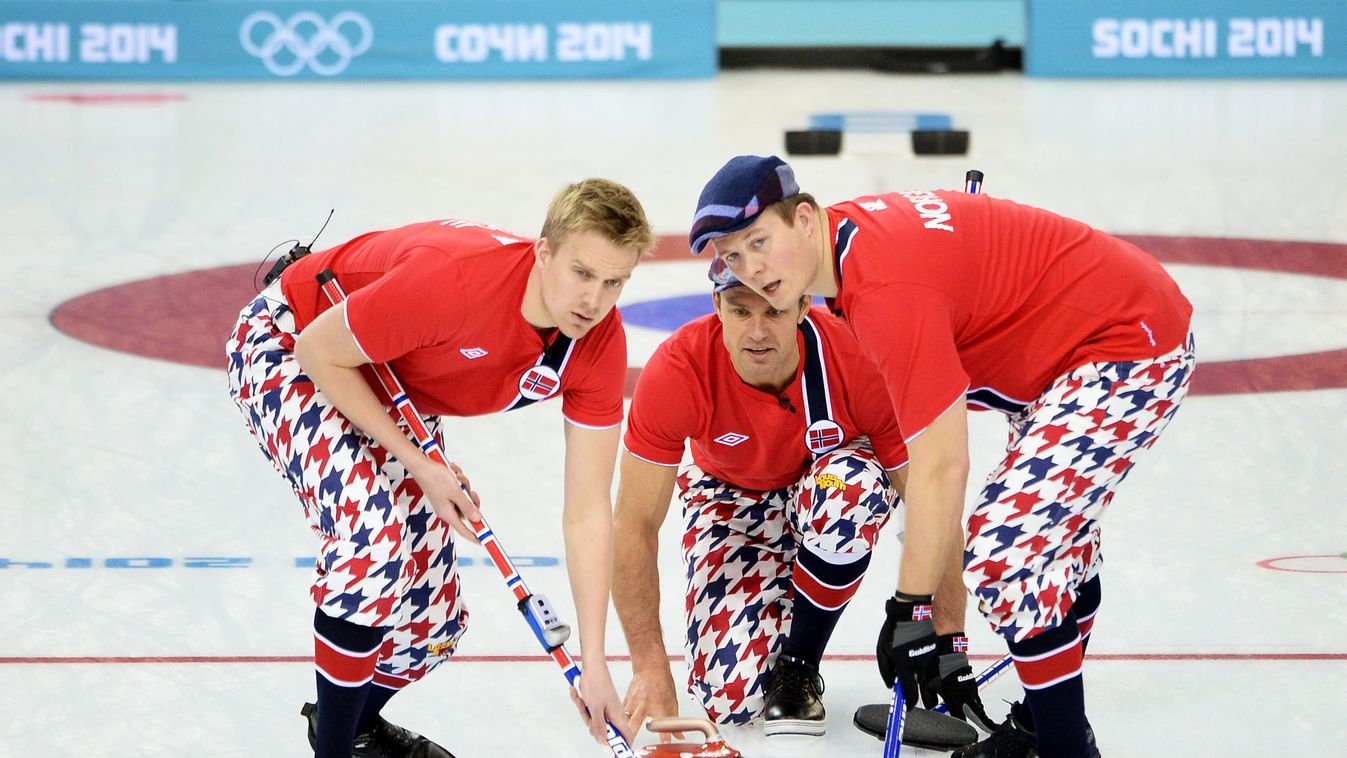 Thomas Ulsrud, Haavard Vad Petersson, John Christoffer Svae, norvégia, szocsi téli olimpia, curling, nadrág, minta 