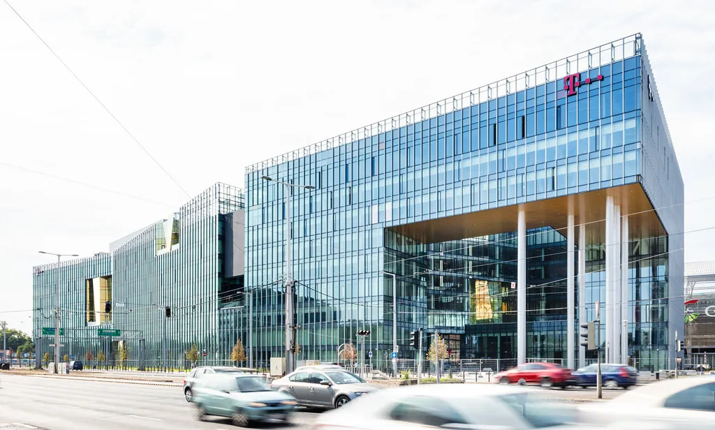 Ingatlanfejlesztői Kerekasztal Egyesület Magyar Telekom és T-Systems közös székháza, 2018 (WING). 