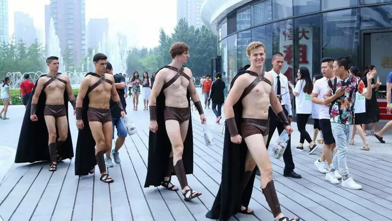 "Spartan warriors" march through Beijing to promote salad China Chinese Beijing Sparta Spartan warrior foreign model SQUARE FORMAT 