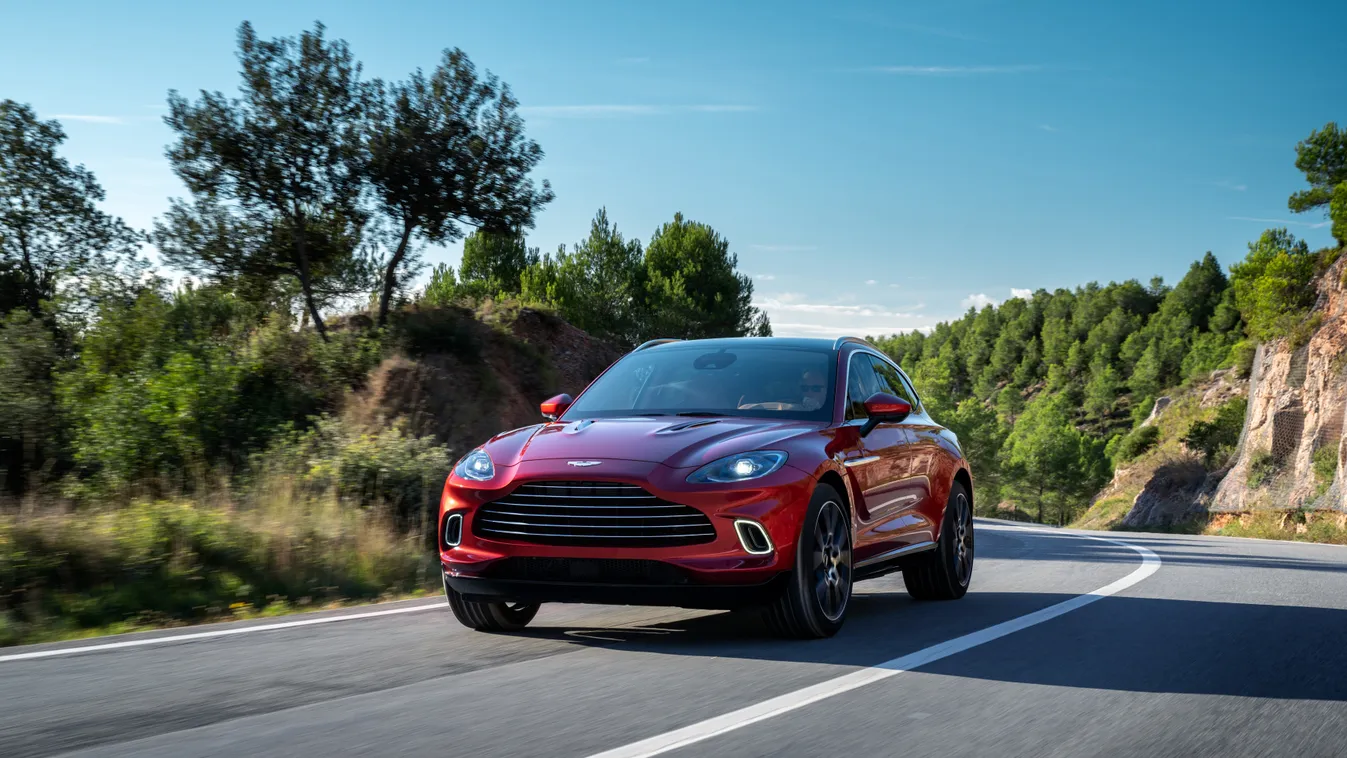 Aston Martin DBX 