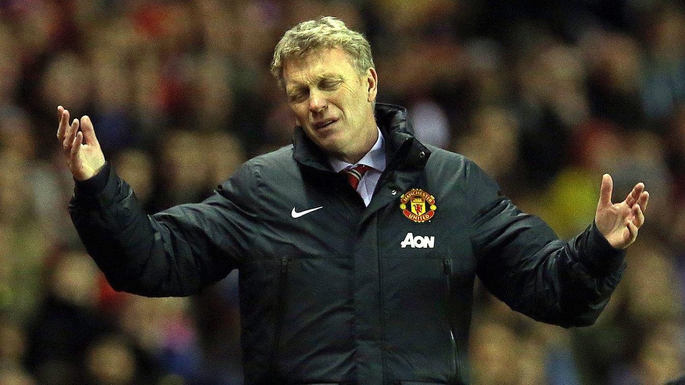 Manchester United’s Scottish manager David Moyes reacts during a League Cup semi-final first leg match between Sunderland and Manchester United at the Stadium of Light in Sunderland, in north-east England, on January 7, 2014. AFP PHOTO / IAN MACNICOL 