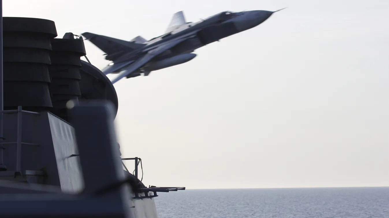 Alig tíz méterre repültek el orosz SZU-24 vadászgépek a Balti-tengeren hajózó Donald Cook amerikai rombolótól a hét elején. Az orosz védelmi minisztérium szerint a gépek rutinrepülést hajtottak végre. politics Horizontal 