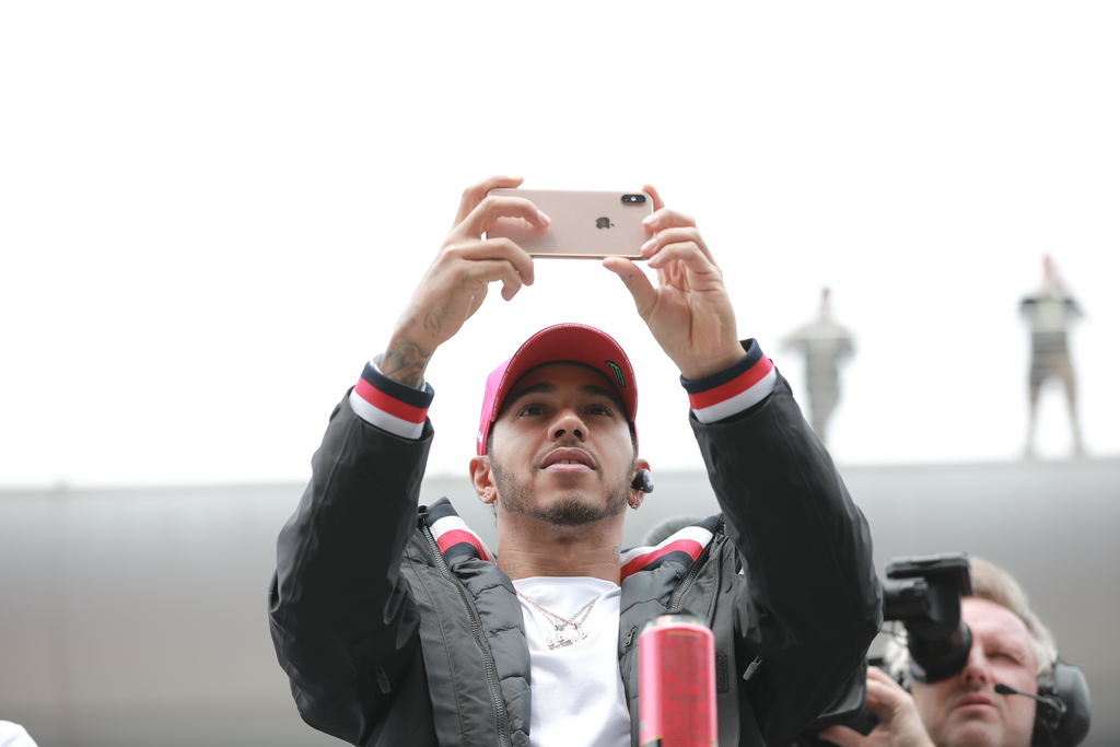 Forma-1, Lewis Hamilton, fényképezés 