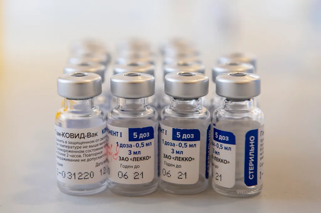 oltás, védőoltás, Szputnyik V, Oltás Szputnyik V vakcinával, 2021, galéria 