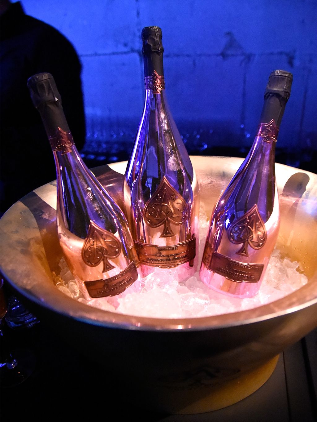 Top 10 legdrágább pezsgő a világon 2021-ben, 2. 2013 Armand de Brignac Rose 30-Liter Midas – $275,000 