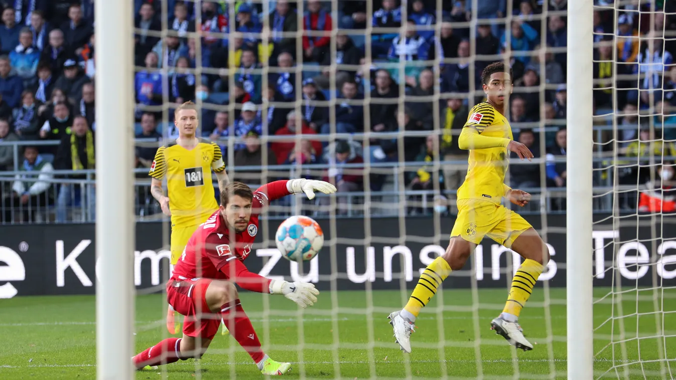 Arminia Bielefeld - Borussia Dortmund Sports soccer Bundesliga Group Horizontal, Jude Bellingham, Borussia Dortmund 