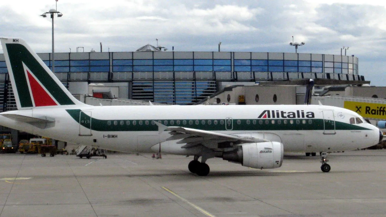 Alitalia Airbus A319 