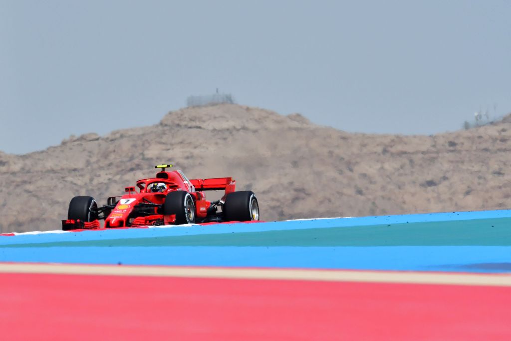 A Forma-1-es Bahreini Nagydíj pénteki napja, Kimi Räikkönen, Ferrari 