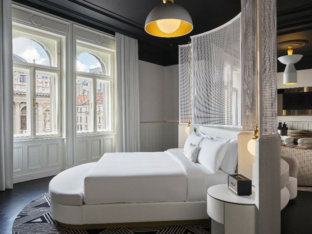 Kreatív dizájn és szellemiség – megnyílt az Andrássy út új luxusszállodája, W Budapest Hotel 