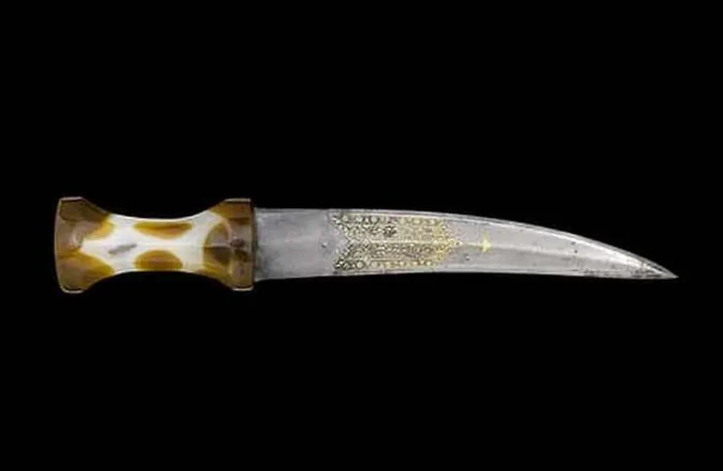 The Top 10 Most Expensive Medieval Weapons Ever Sold
4. The Dagger of Shah Jahan 