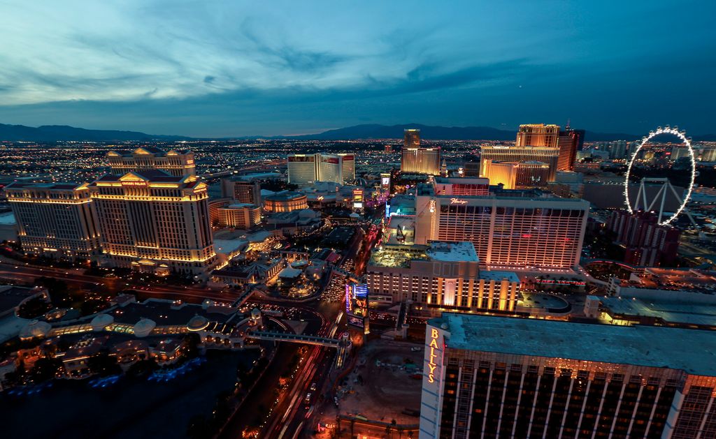 Las Vegas története The City of Las Vegas Las Vegas Vegas neveda United States Las Vegas High Roller led lights LINQ lights High Roller tallest ferrris wheel Horizontal 