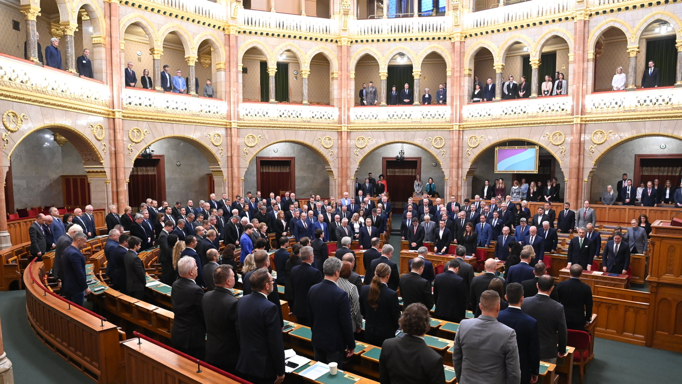 ORBÁN Viktor; SEMJÉN Zsolt, ORBÁN Viktor,  Országgyűlés, Orbán Viktor,  Orbán Viktor miniszterelnök, Parlament, 2022.09.26. 