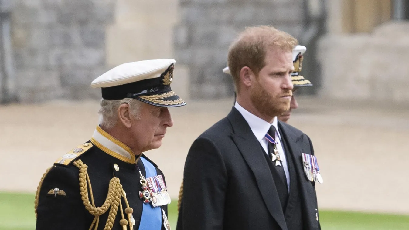 Horizontal ROYAL FAMILY CELEBRITY ABOUT CELEBRITY DEATH FUNERAL MILITARY UNIFORM CELEBRITY BRITISH ROYAL FAMILY 