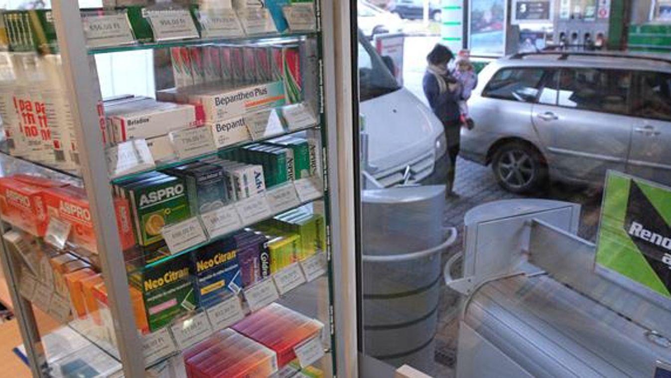 fájdalomcsillapító, Gyógyszerszekrény a Mol egyik budapesti benzinkútjánál 
