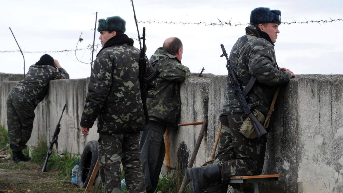 Ukrajna, krím, ukrán katonák a belbeki légitámaszponton 