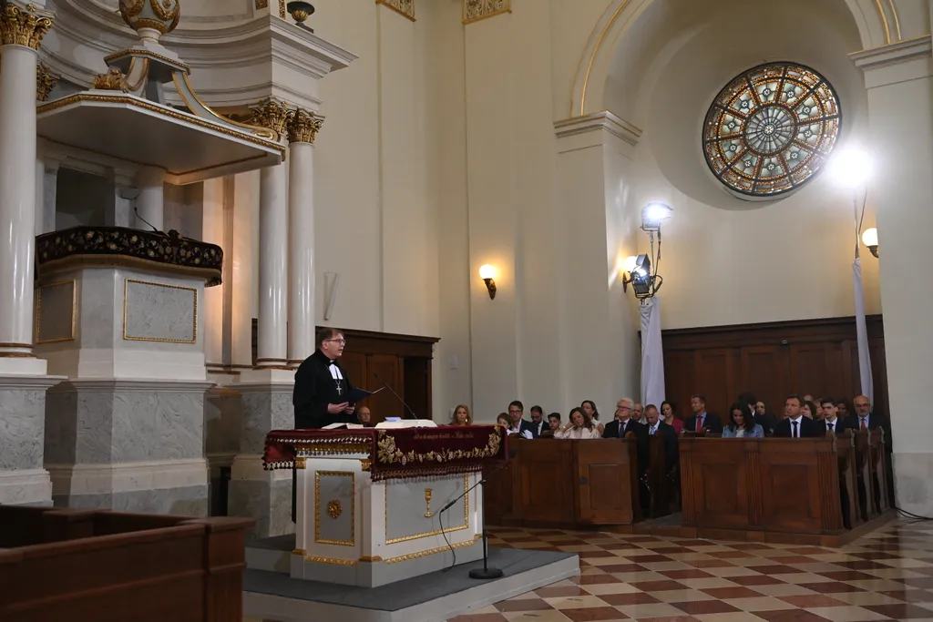 NOVÁK Katalin; FABINY Tamás NOVÁK Katalin Novák Katalin, beiktatási ceremónia,új köztársasági elnök, 2022.05.14., budapesti Kálvin téri református templom, Ökumenikus istentisztelet, 