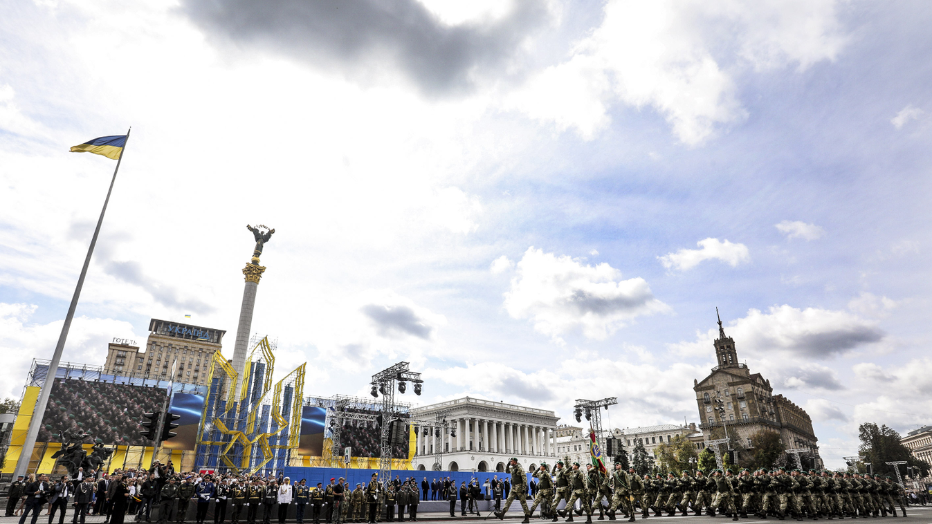 ukrajnai függetlenség napi katonai parádé 