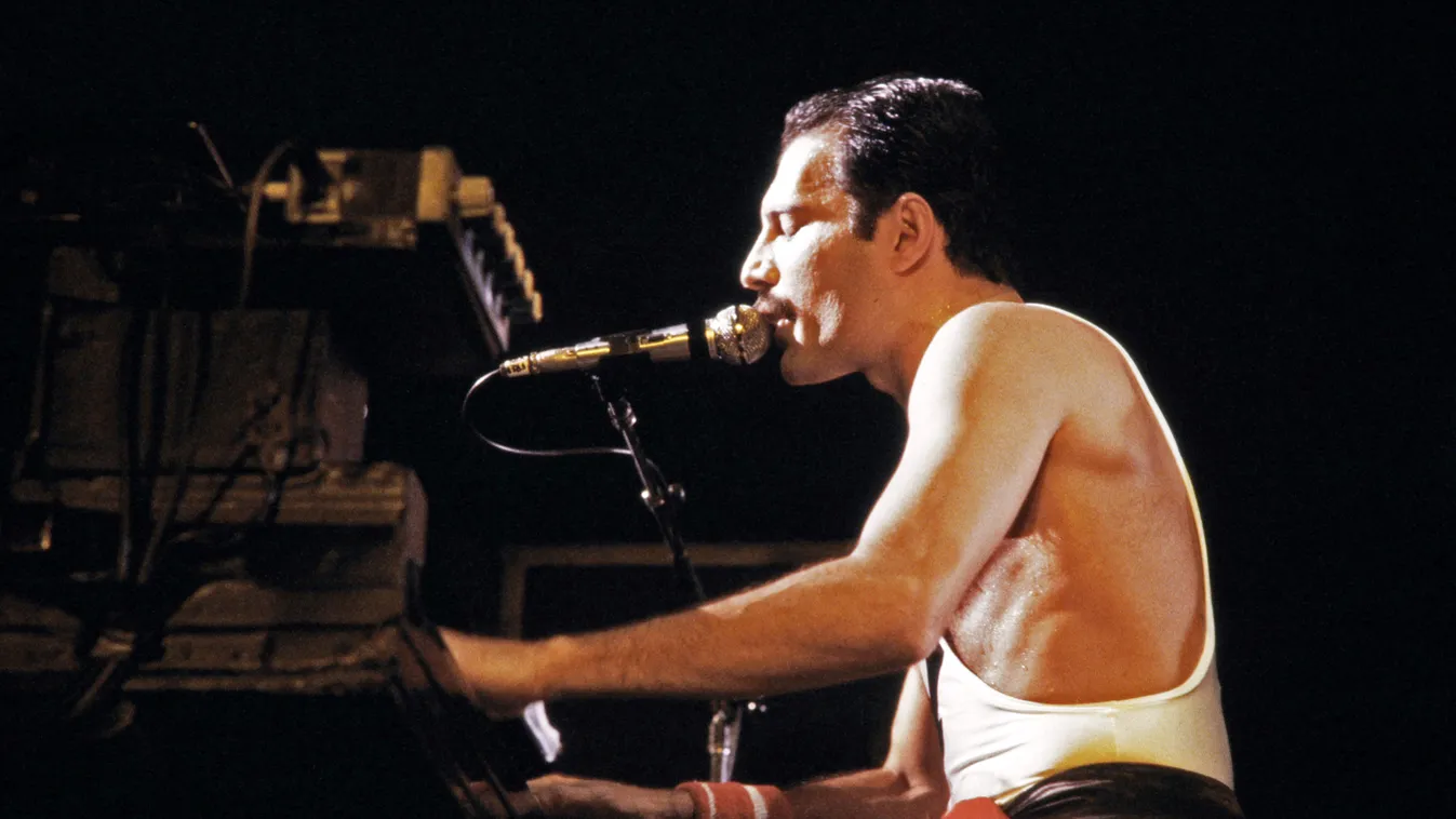 Freddie Mercury 1984 Paris 