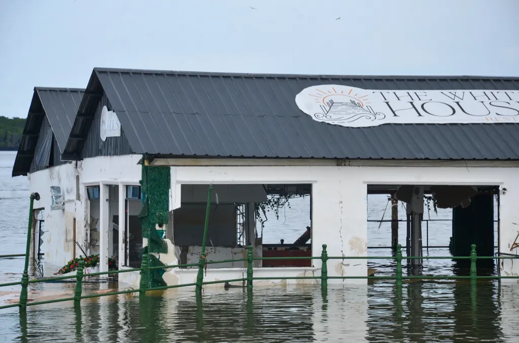 földrengés, ecuador, 6.8-as erősségű földrengés, 2023. 03. 18., Machala, Puerto Bolivar 