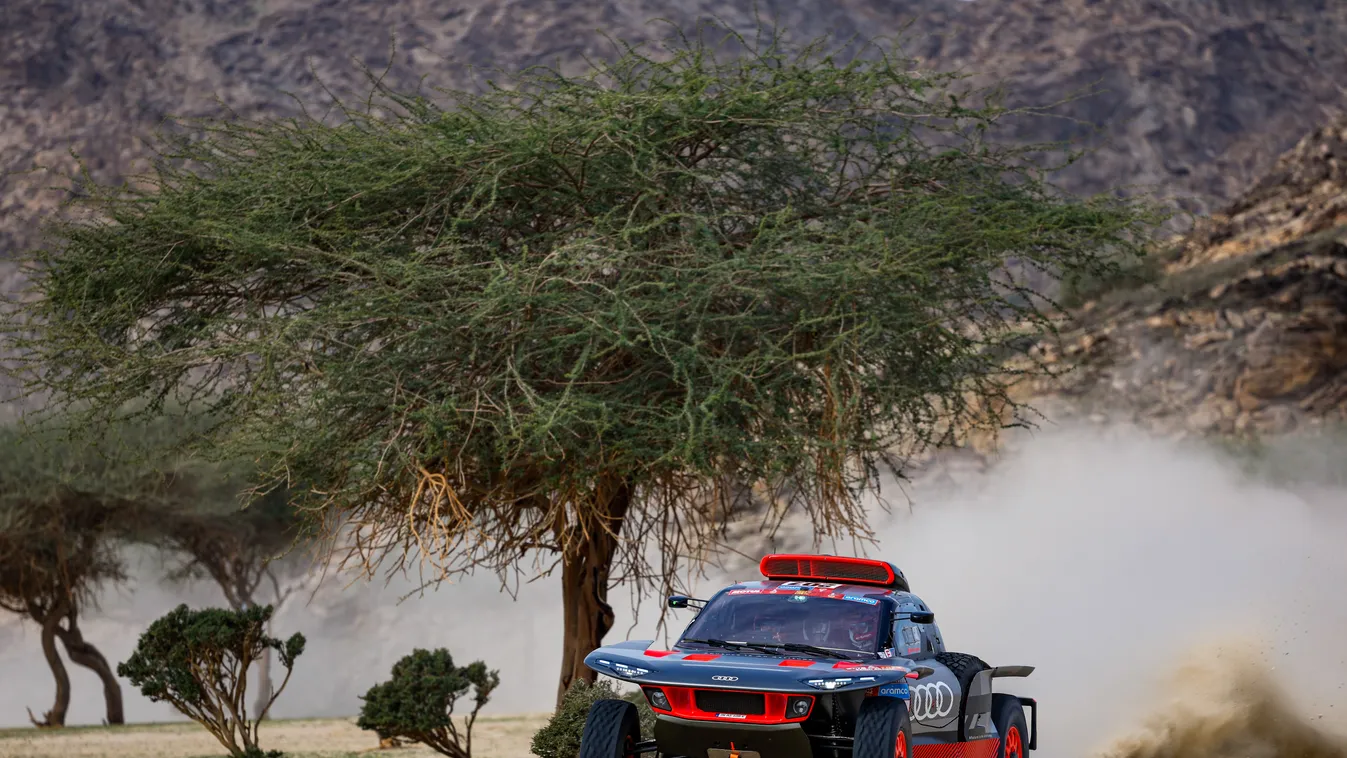 AUTO - DAKAR 2023 - STAGE 1 2023 Motorsport Off-Road RALLY-RAID Rallye-Raid SPORT Saudi Arabia Audi RS Q e-tron #207 (Team Audi Sport), Carlos Sainz/Lucas Cruz 