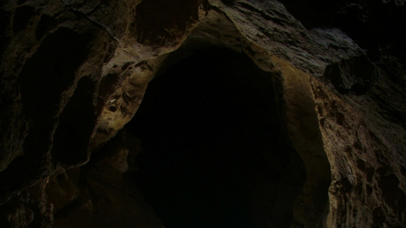 A Pál-völgyi-barlangrendszer  Mátyás-hegyi-barlang 