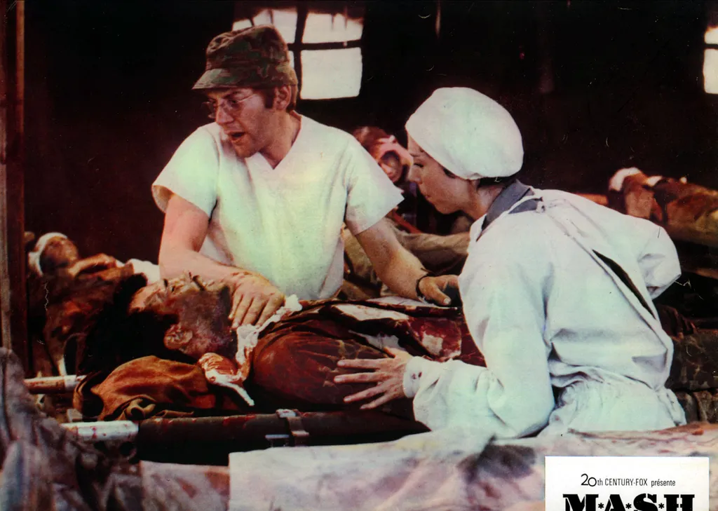 M.A.S.H. (1970) usa Cinema blessé hurt Horizontal 