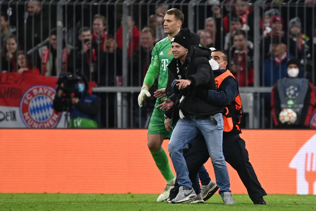 FC Bayern Munich - Benfica Lisbon Sports soccer Horizontal CHAMPIONS LEAGUE 