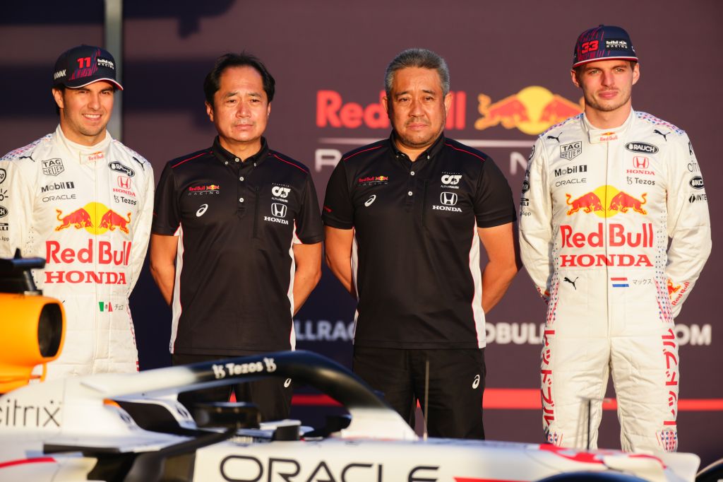 Forma-1, Török Nagydíj, Red Bull Racing, Sergio Pérez, Tanabe Tojoharu, Jamamoto Maszasi, Max Verstappen 