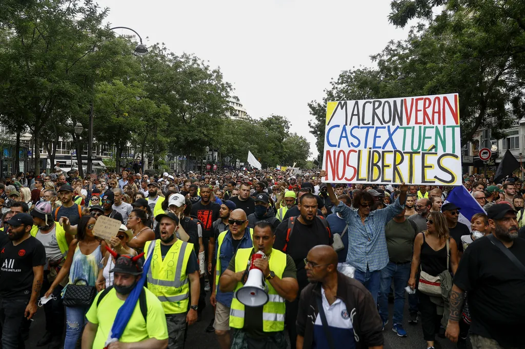 francia koronavírus korlátozások elleni tüntetés, Franciaország, tüntetés, 2021 