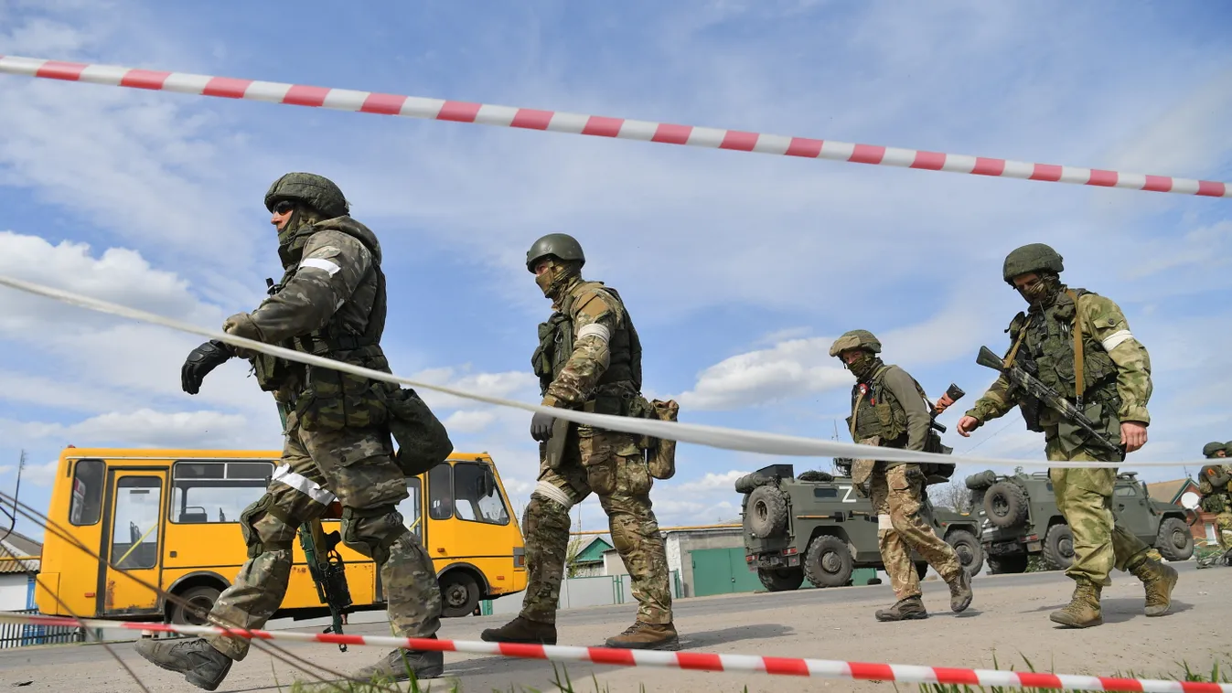 Ukrán válság 2022, orosz, ukrán, háború,  DPR LPR Russia Ukraine Military Operation evacuate refugees evacuation soldier donbas donbass Horizontal 