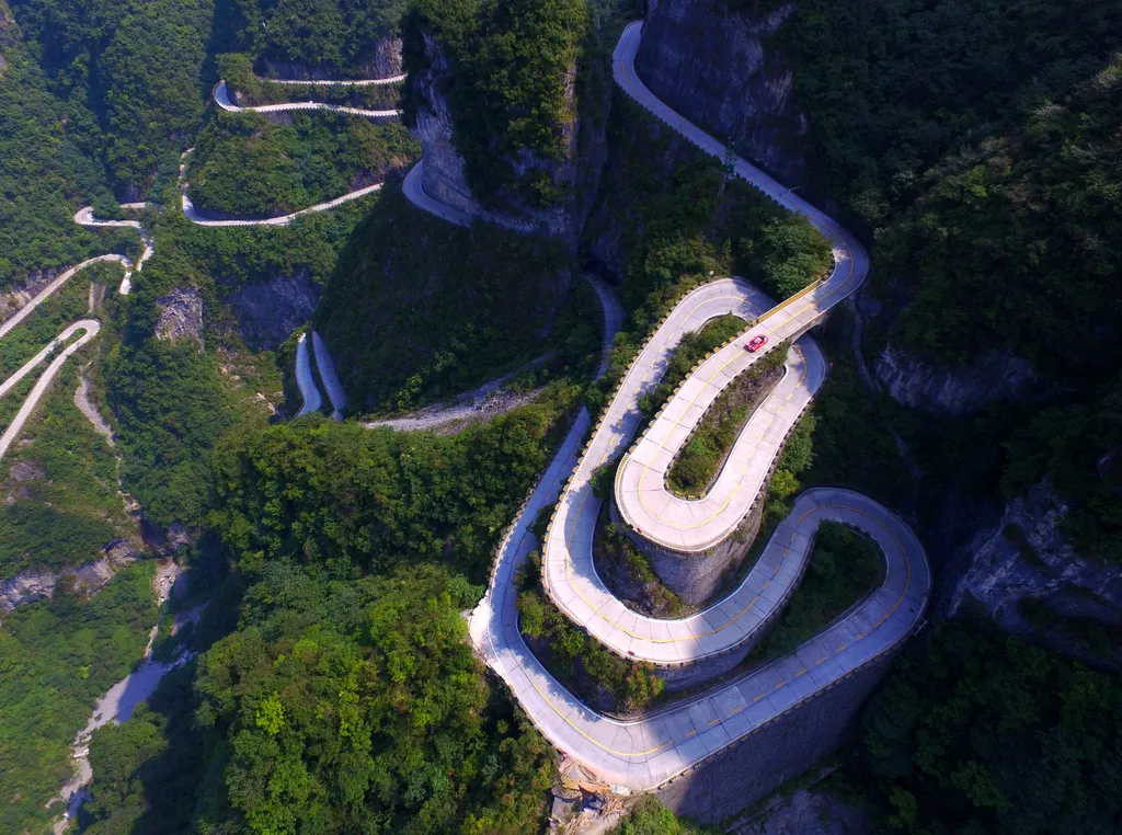 Leglátványosabb utak, China's 'miracle road' China Chinese Hunan Zhangjiajie Tianmen Mountain Tongtian Road Avenue 