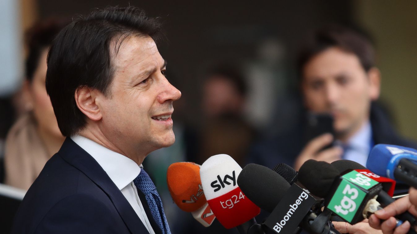 2020 ARRIVAL Belgium Brussels EU EUROPE EUROPEAN COMMISSION EUROPEAN COUNCIL Giuseppe Conte Indoors PRESIDENT OF THE EUROPEAN COMMISSION PRIME MINISTER ARCHITECTURE arriving attends BUILDING cameras COUNTRY DESIGN DIPLOMACY doorstep eu summit europa build